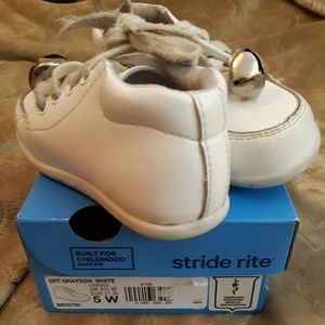 Stride Rite Classic Walking Shoes 5W (5 wide)
